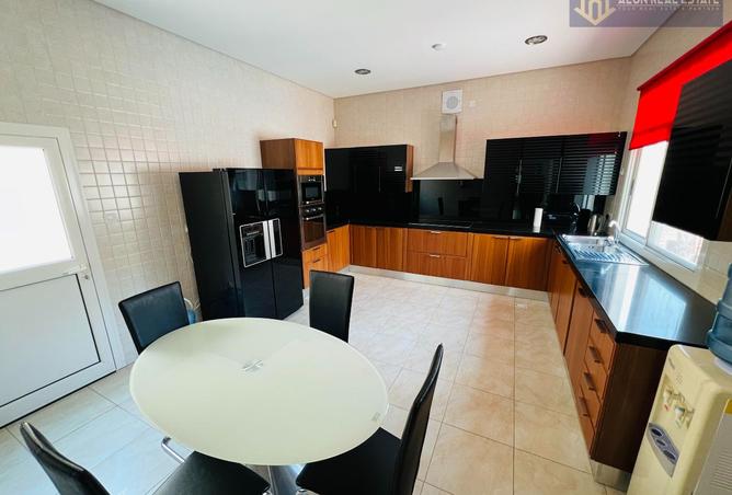 979911 - Property Image 3