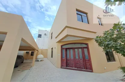 Outdoor House image for: Villa - 5 Bedrooms - 5 Bathrooms for rent in Saar - Northern Governorate, Image 1
