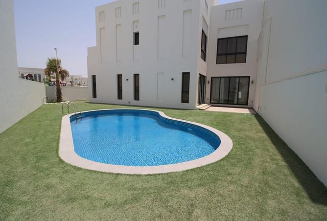 Villa - 5 Bedrooms - 4 Bathrooms for rent in Al Sherooq - Diyar Al Muharraq - Muharraq Governorate