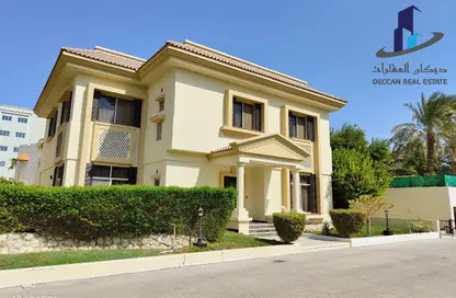 Villa - 4 Bedrooms - 4 Bathrooms for rent in Mahooz - Manama - Capital Governorate