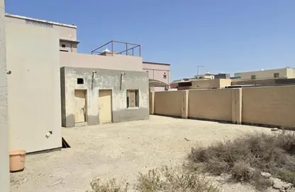 فيلا - 3 غرف نوم - 4 حمامات للبيع في مدينة حمد - المحافظة الشمالية