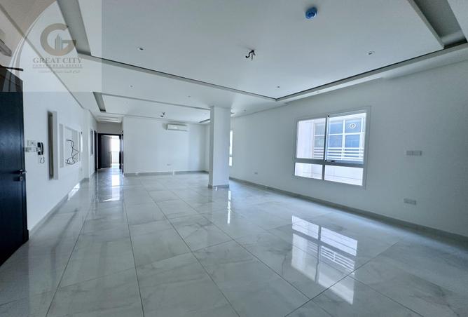 977400 - Property Image 3