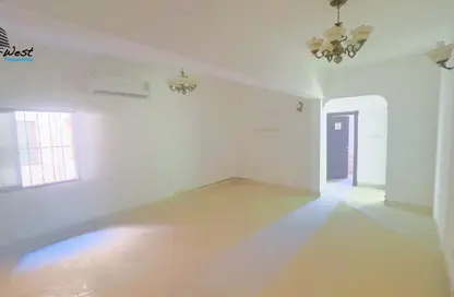 Office Space - Studio - 2 Bathrooms for rent in Tubli - Central Governorate