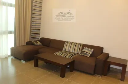 Living Room image for: Apartment - 2 Bedrooms - 2 Bathrooms for rent in Saar - Northern Governorate, Image 1