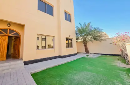 فيلا - 4 غرف نوم - 4 حمامات للايجار في الجنبية - المحافظة الشمالية
