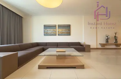 Apartment - 2 Bedrooms - 2 Bathrooms for rent in Al Juffair - Capital Governorate