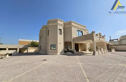 Villa - 6 Bedrooms - 7+ Bathrooms for sale in Janabiya - Northern Governorate