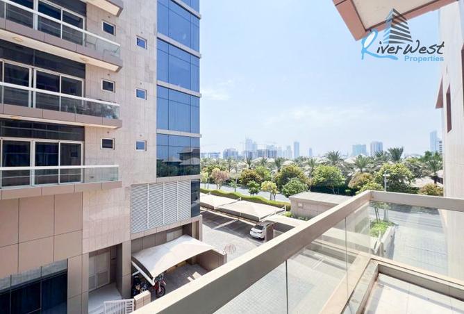 960533 - Property Image 3