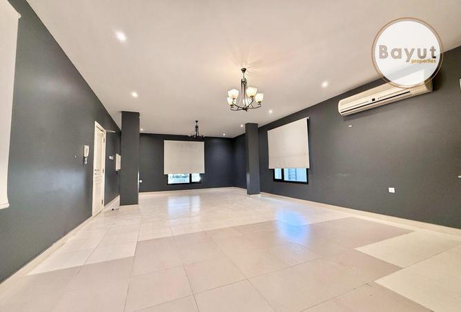 963642 - Property Main Image