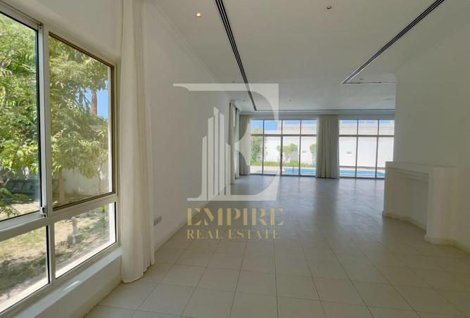 958735 - Property Image 2