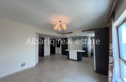 شقة - 2 غرف نوم - 2 حمامات للايجار في قلالي - المحرق