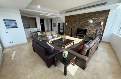 Apartment - 3 Bedrooms - 4 Bathrooms for rent in Al Juffair - Capital Governorate