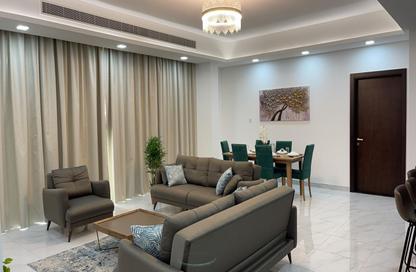 Apartment - 2 Bedrooms - 2 Bathrooms for rent in Al Juffair - Capital Governorate