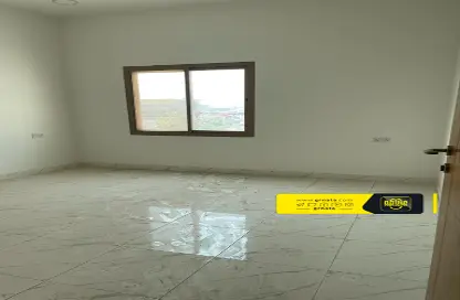 Empty Room image for: Office Space - Studio - 2 Bathrooms for rent in Shahrakan - Northern Governorate, Image 1