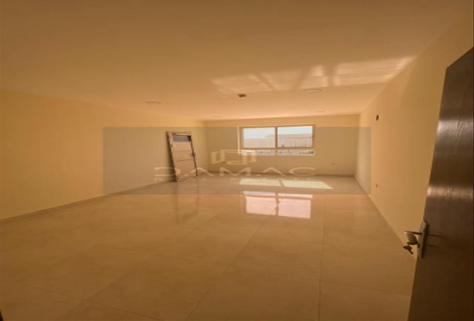 954158 - Property Image 2