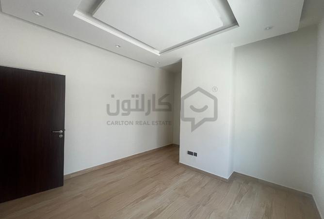 932804 - Property Image 3