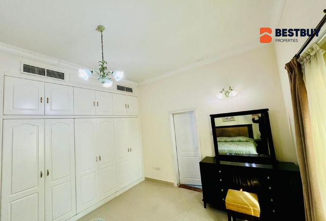 992502 - Property Image 2