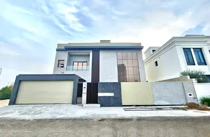 فيلا - 4 غرف نوم - 6 حمامات للبيع في الجنبية - المحافظة الشمالية