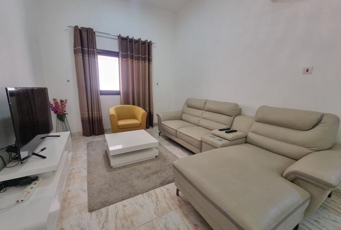 957642 - Property Image 2