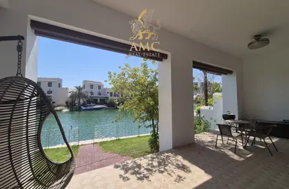 فيلا - 2 غرف نوم - 3 حمامات للايجار في مدينة المرسى - أمواج - المحرق