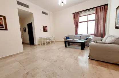 Apartment - 2 Bedrooms - 2 Bathrooms for rent in Bu Ashira - Capital Governorate