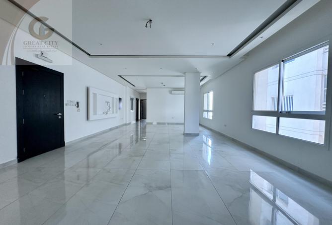 977400 - Property Image 2