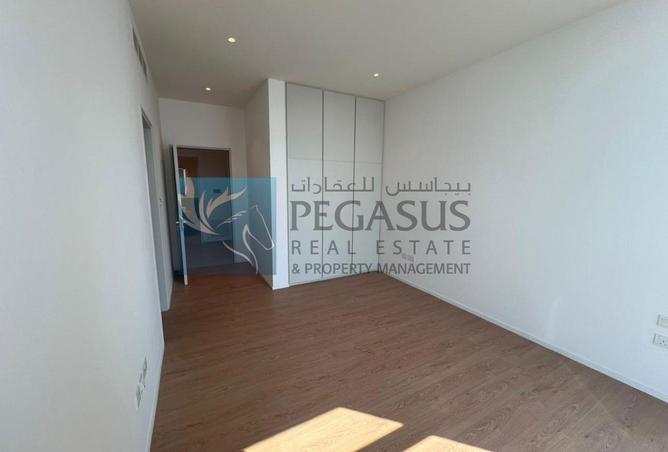 960460 - Property Image 2