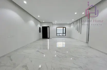 Villa - 3 Bedrooms - 4 Bathrooms for sale in Bani Jamra - Northern Governorate