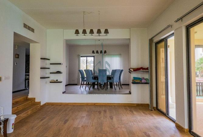 963422 - Property Image 2