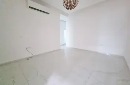 شقة - 2 غرف نوم - 2 حمامات للايجار في سار - المحافظة الشمالية