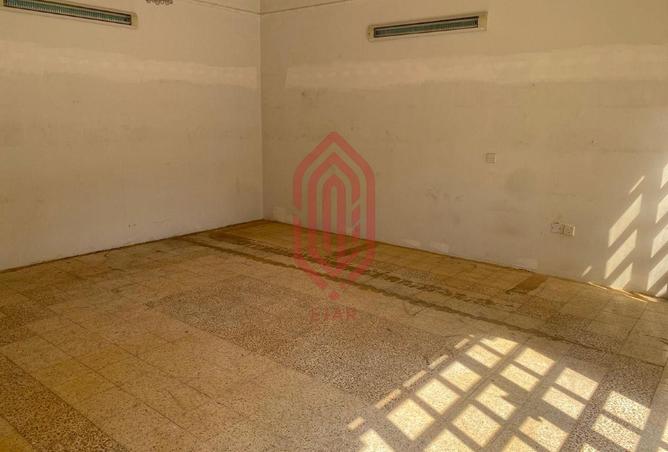 974637 - Property Image 3