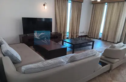 Penthouse - 3 Bedrooms - 3 Bathrooms for rent in Sanabis - Manama - Capital Governorate