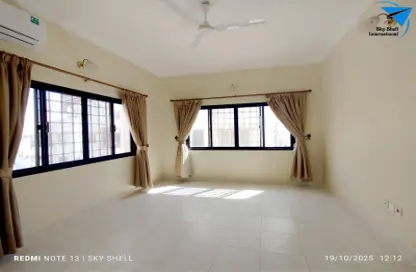 Apartment - 2 Bedrooms - 2 Bathrooms for rent in Salmaniya - Manama - Capital Governorate