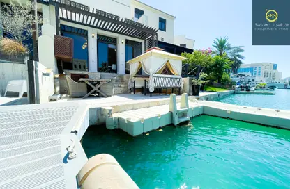 Villa - 4 Bedrooms - 5 Bathrooms for sale in Al Marsa Floating City - Amwaj Islands - Muharraq Governorate