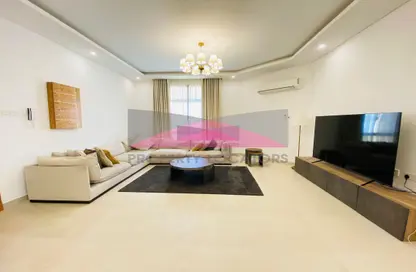 Apartment - 3 Bedrooms - 3 Bathrooms for rent in Al Juffair - Capital Governorate