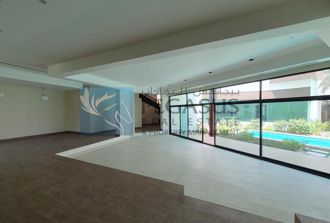 988860 - Property Image 2