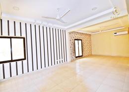 Villa - 4 bedrooms - 6 bathrooms for rent in Sanad - Central Governorate