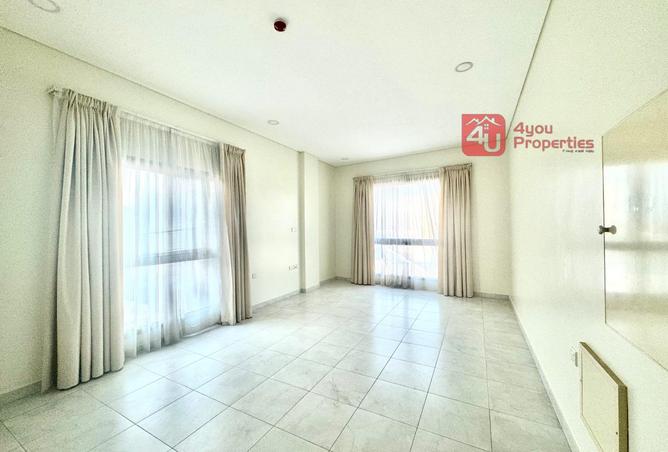 976745 - Property Image 2