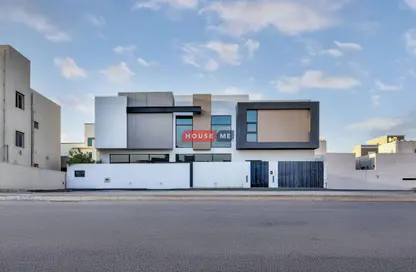 Villa - 4 Bedrooms - 5 Bathrooms for sale in Tubli - Central Governorate