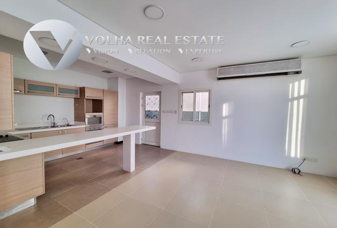 956603 - Property Image 2