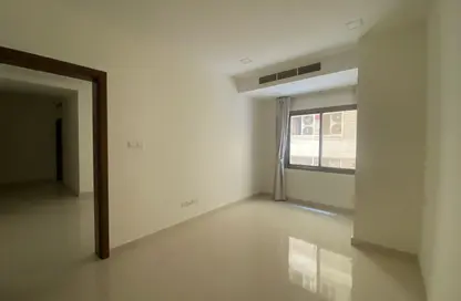 Apartment - 2 Bedrooms - 2 Bathrooms for rent in Al Burhama - Manama - Capital Governorate