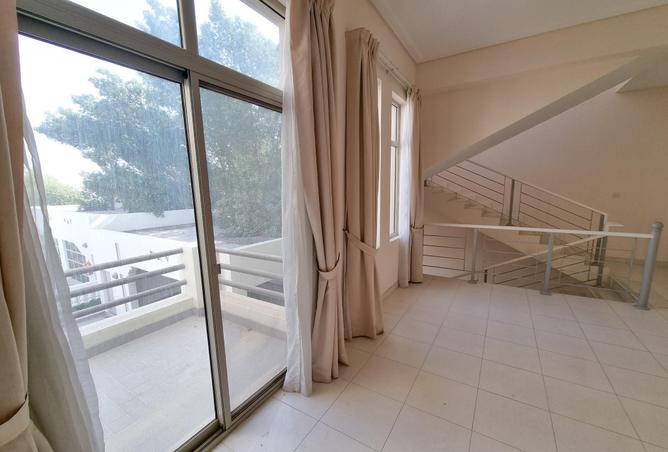 955072 - Property Image 2