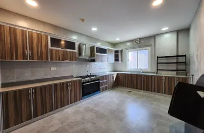 Apartment - 5 Bedrooms - 5 Bathrooms for sale in Hidd - Muharraq Governorate