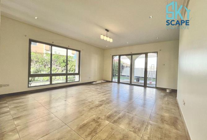 979757 - Property Image 2