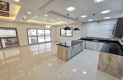 Apartment - 2 Bedrooms - 3 Bathrooms for rent in Hidd - Muharraq Governorate