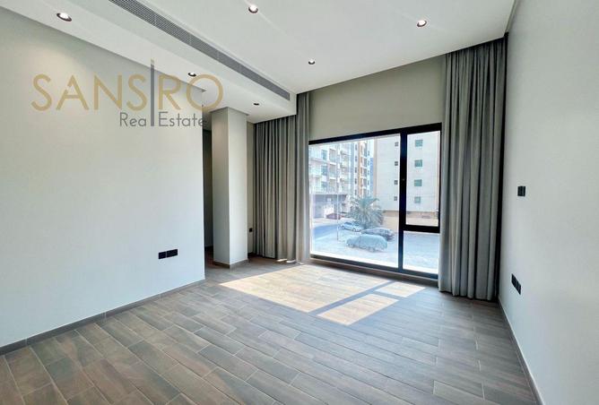 981154 - Property Image 2