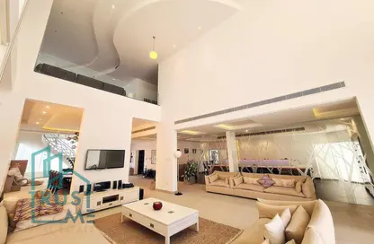Villa - 5 Bedrooms - 6 Bathrooms for sale in Sanad - Central Governorate