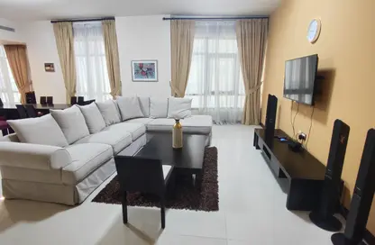 Apartment - 2 Bedrooms - 2 Bathrooms for rent in Busaiteen - Muharraq Governorate