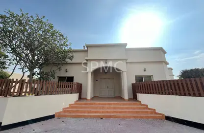 Villa - 4 Bedrooms - 4 Bathrooms for rent in Janabiya - Northern Governorate