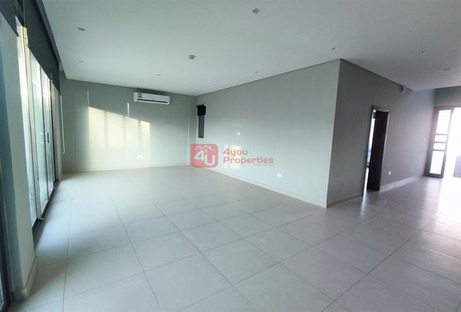 988642 - Property Image 2